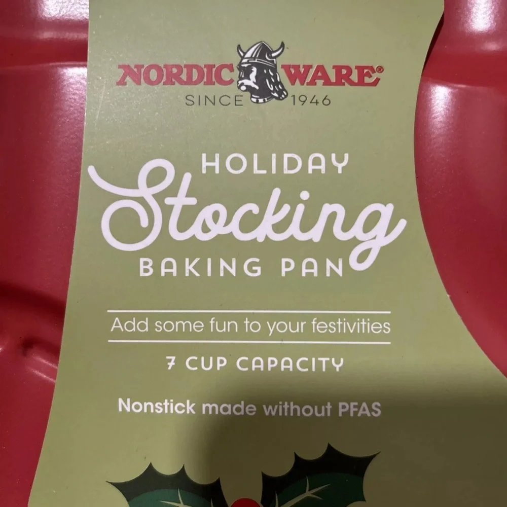 NEW Nordic Ware Holiday Stocking Baking Pan 7 Cup Capacity Made Without PFAS